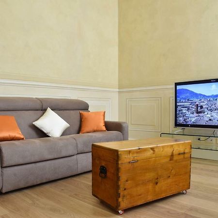 Stella Polare - Luxury Apartment Lucca Bagian luar foto