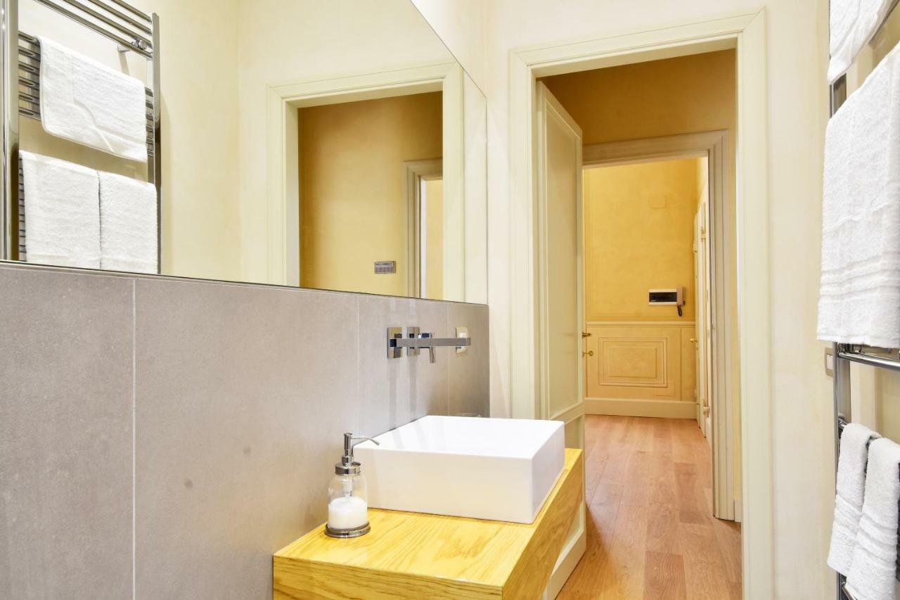 Stella Polare - Luxury Apartment Lucca Bagian luar foto