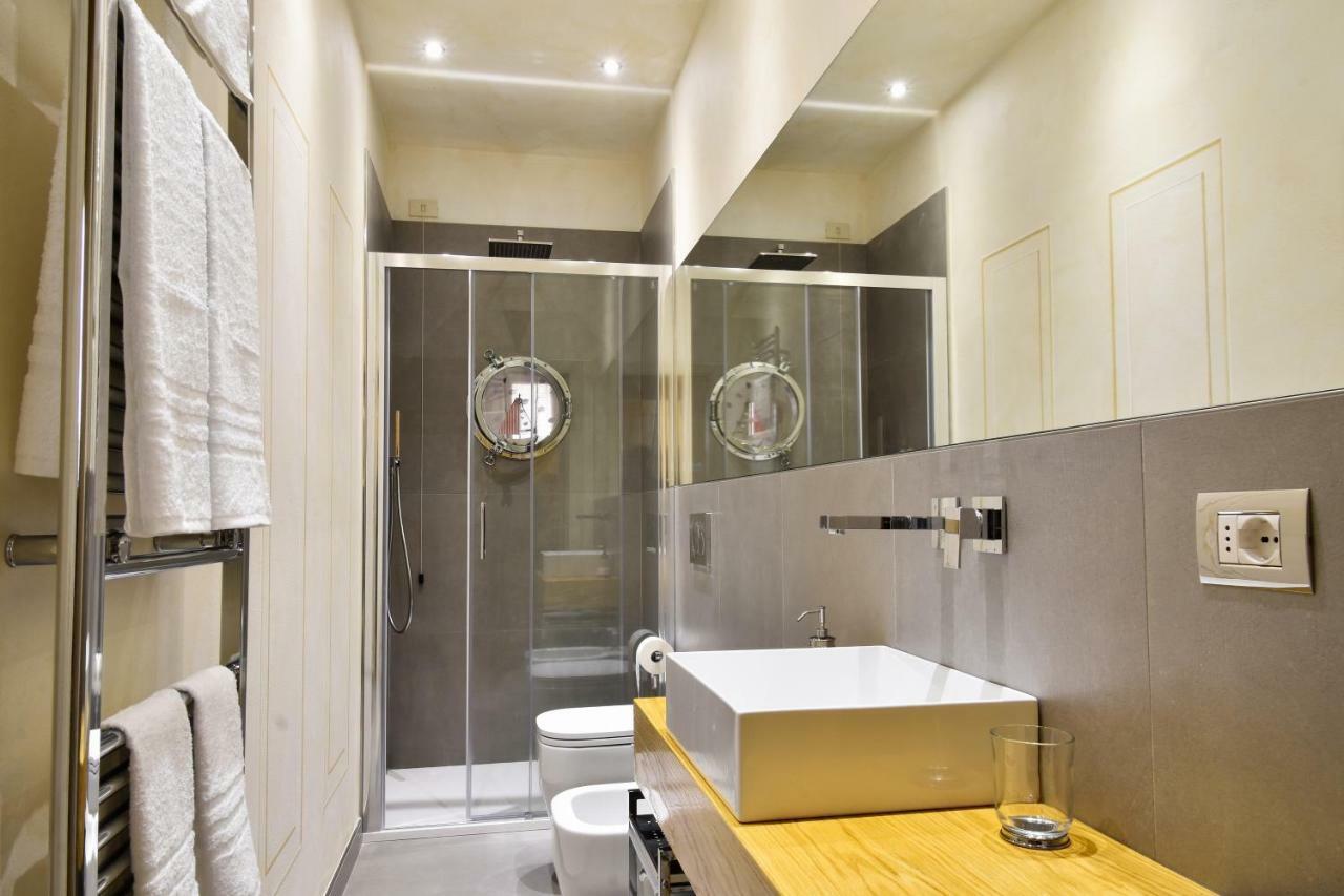 Stella Polare - Luxury Apartment Lucca Bagian luar foto