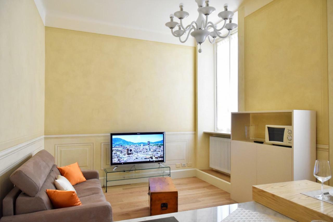 Stella Polare - Luxury Apartment Lucca Bagian luar foto