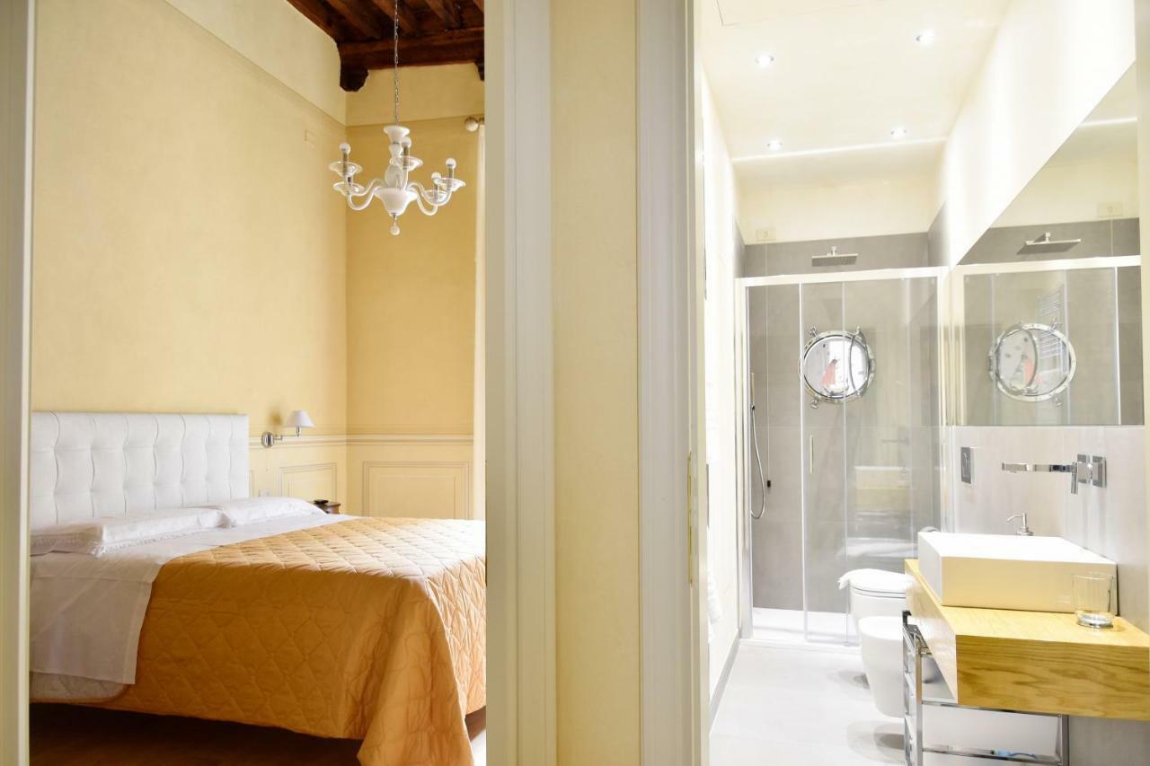 Stella Polare - Luxury Apartment Lucca Bagian luar foto