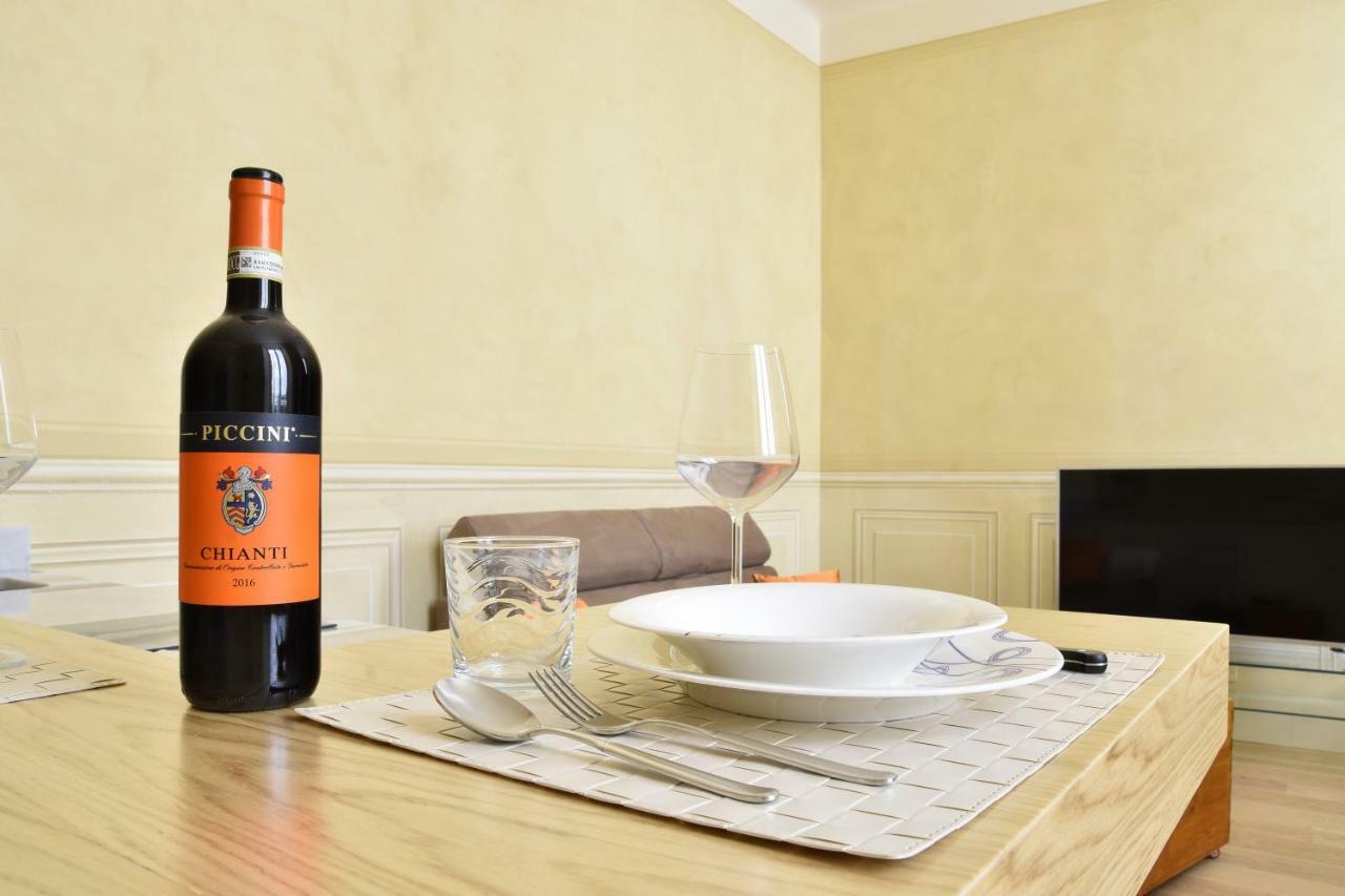 Stella Polare - Luxury Apartment Lucca Bagian luar foto